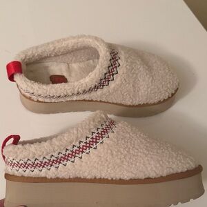 UGG Tazz Platform Slipper Heritage Braid Natural